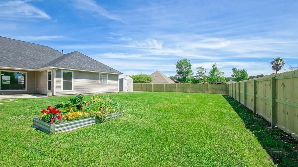 Backyard & Outdoor Living